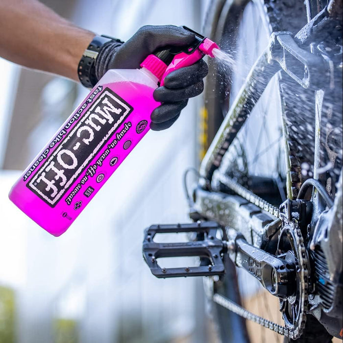 Muc-Off Nano-Tech Bike Cleaner, 1 Litre - Biodegradable Bike Cleaning and Bike Degreaser Spray - Fast-Action Bike Wash for MTB, Road, Gravel, eBikes, Black